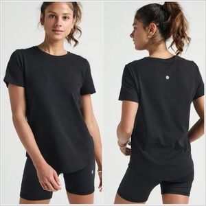 Stance WOMEN'S GET SET
PERFORMANCE T-SHIRT in Excellent Condition